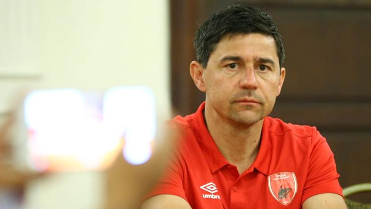 Pelatih PSM, Darije Kalezic dalam jumpa pers.