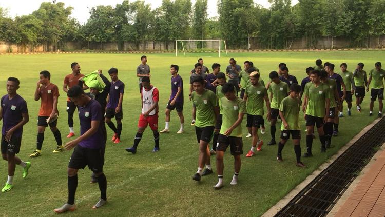 Persita Tangerang belum berencana mengumpulkan pemain dan berlatih bersama, meski Liga 1 2020 akan dilanjut pada September mendatang. - INDOSPORT