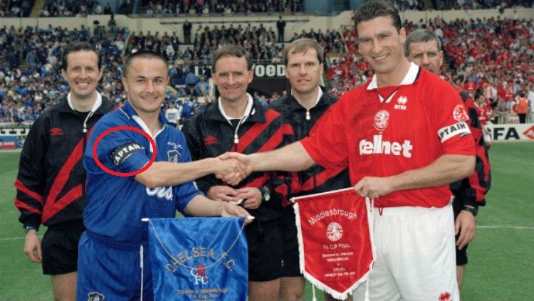 Dennis Wise saat masih bermain membela Chelsea.