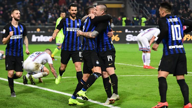 Radja Nainggolan melakukan selebrasi gol saat pertandingan Inter Milan vs Sampdoria, Senin (18/02/19).