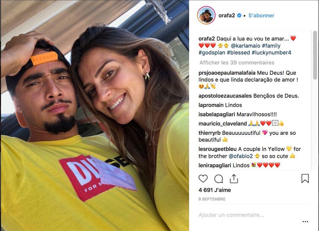 Rafael Da Silva bersama kekasihnya. Copyright: Instagram.com/orafa2