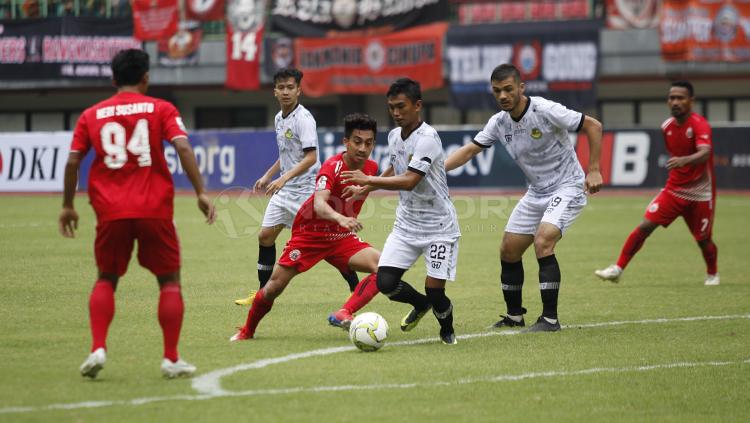 Situasi pertandingan Persija Jakarta melawan PS TIRA Persikabo