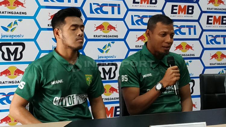 Bejo Sugiantoro dan Novan Setya Sasongko di konferensi pers Piala Indonesia 2018/19. Copyright: Fitra Herdian/INDOSPORT