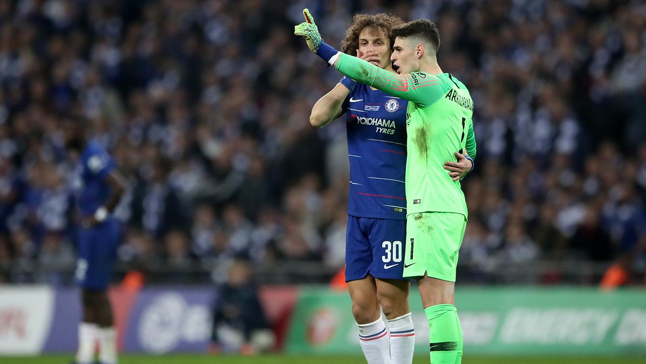 Kepa Arrizabalaga dan David Luiz Copyright: Football265.com