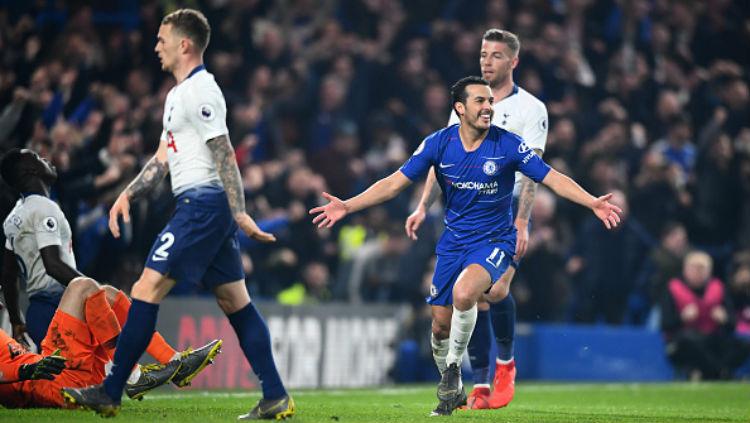 Selebrasi Pedro usai cetak gol ke gawang Tottenham Hotspur. Copyright: INDOSPORT