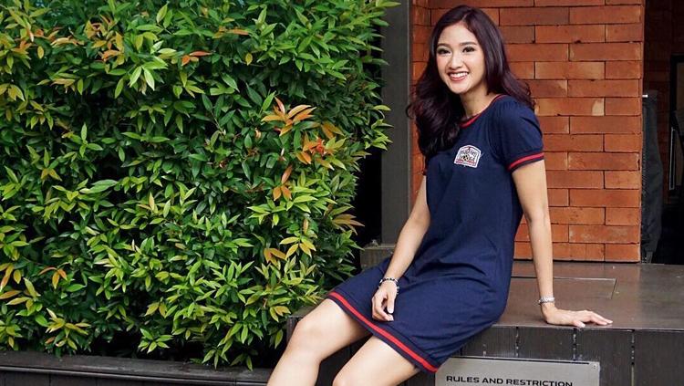 Karateka cantik yang merambah ke dunia hiburan tanah air, Claresta Taufan, kembali menekuni hobi baru bermain sepatu roda hingga bikin kagum netizen.