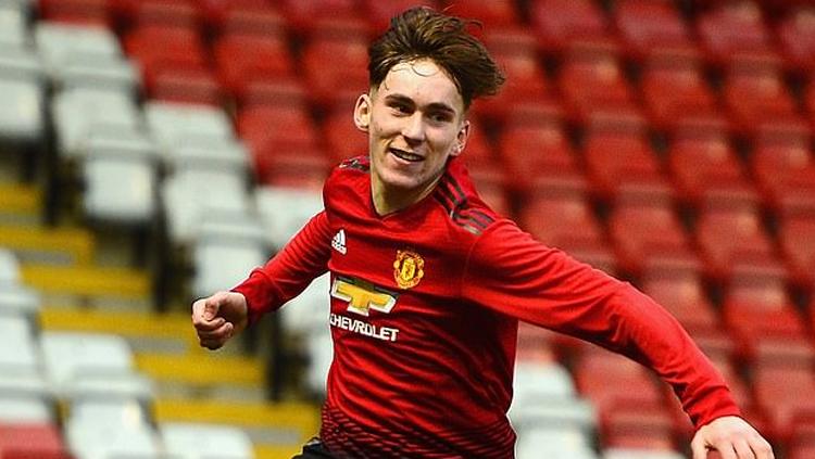 Gelandang muda Man United, James Garner
