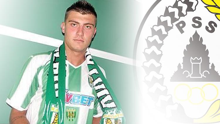 Yevhen Bokhashvili dan logo PSS Sleman. - INDOSPORT