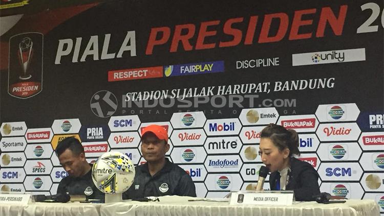 Asisten PS TIRA, Miftalhudin dan Guntur Triaji