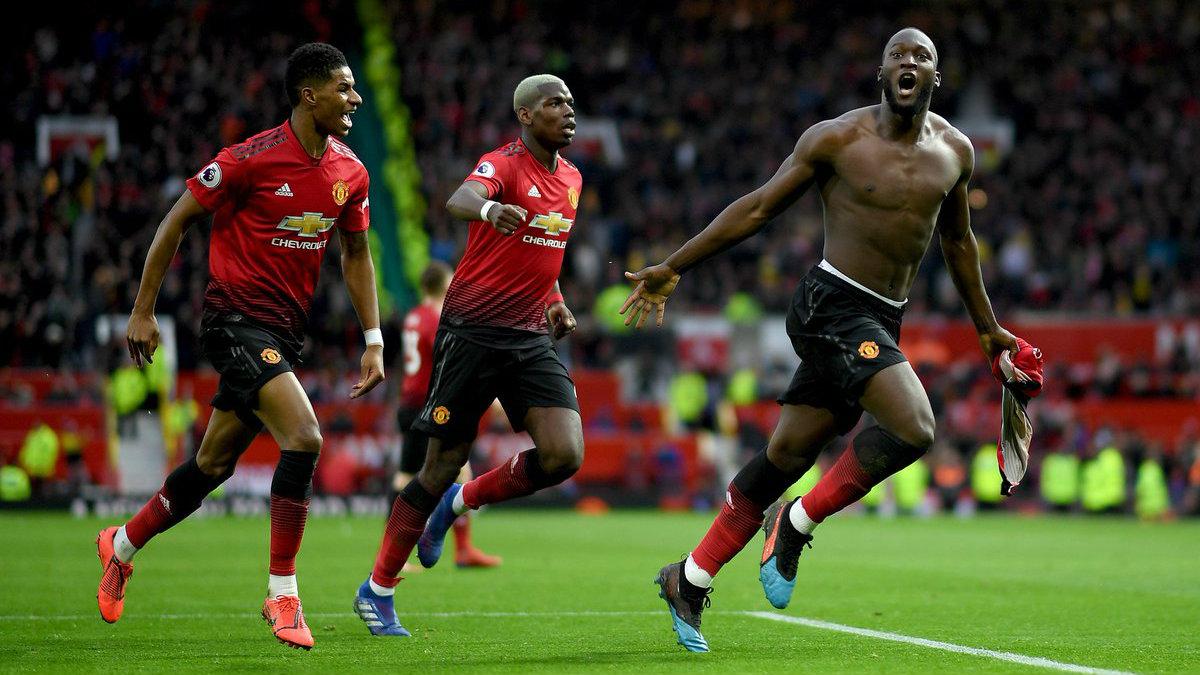 Selebrasi emosional Romelu Lukaku usia mencetak gol kemenangan Manchester United atas Southampton, Sabtu (02/03/19). Copyright: /twitter.com/utdxtra