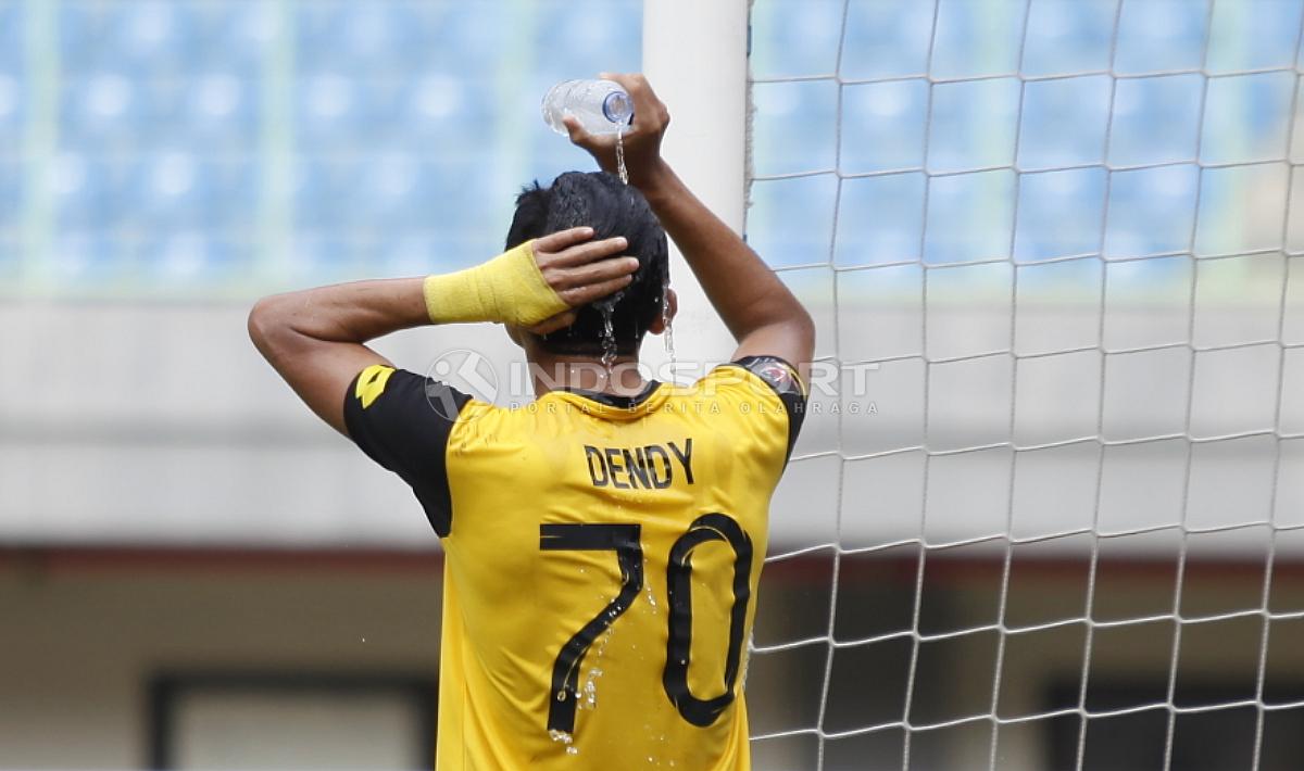 Dendi Sulistyawan mengaku sangat emosional usai Bhayangkara FC berhasil mengalahkan Persela Lamongan.