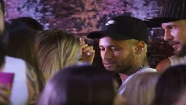 Bintang PSG NeymarJr Terciduk Berdansa Heboh di Karnaval, Brasil Copyright: YouTube