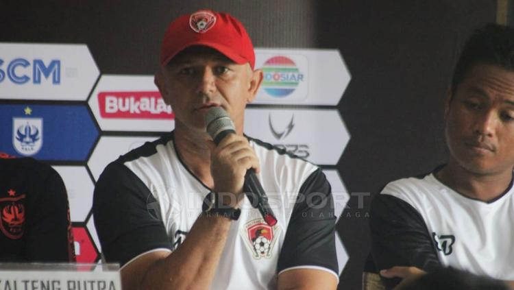Gomes de Olivera dalam jumpa pers