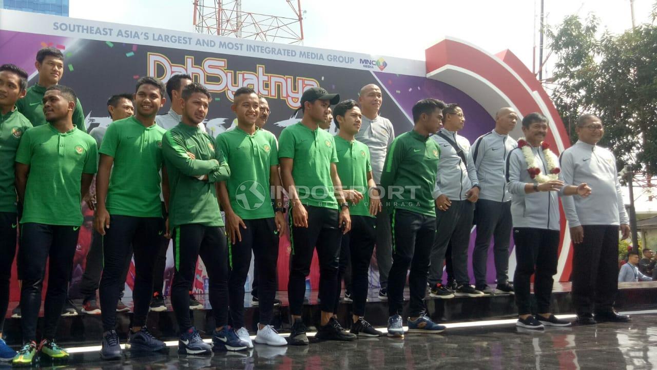 Timnas U-22 tiba di Areal Parkit Mural, MNC Studio, dengan membawa Piala AFF, Selasa (05/03/19).