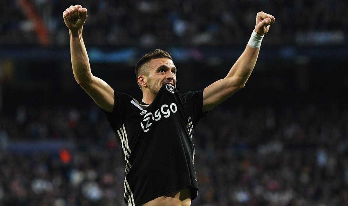 Dusan Tadic atau Donyell Malen, siapa penyerang dari Eredivisie Belanda yang paling pantas untuk membela AC Milan musim depan. - INDOSPORT