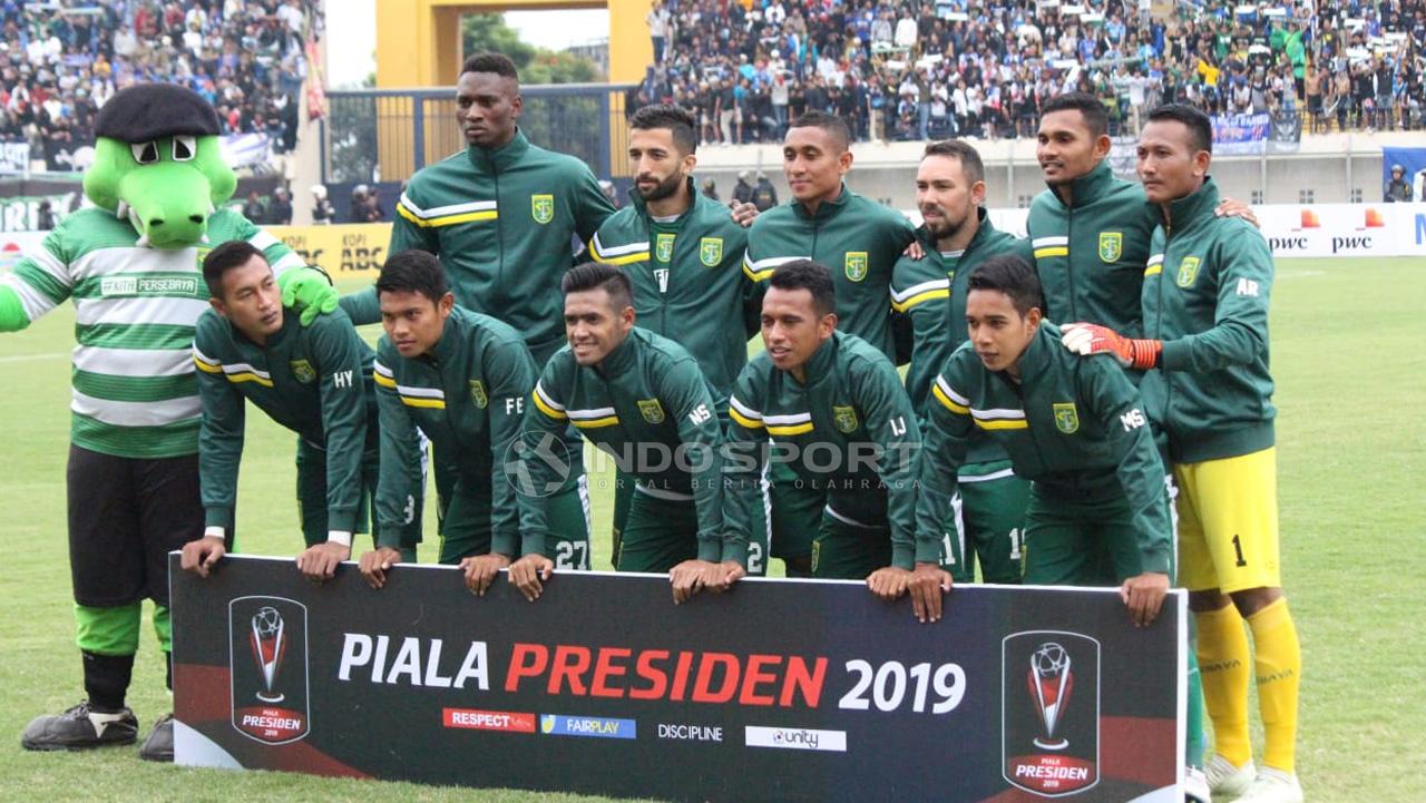 Starting eleven Persebya Surabaya menghadapi Persib Bandung. Copyright: Fitra Herdian/Indosport.com