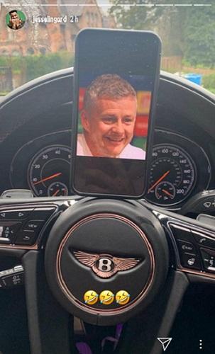 Jesse Lingard memasang foto Ole Gunnar Solskjaer. Copyright: Instagram @jesselingard
