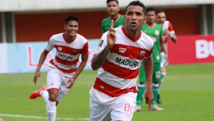 Beto Goncalves berlatih bersama skuat Madura United jelang hadapi Persija Jakarta di Piala Presiden 2019, Jumat (08/03/19). Copyright: instagram.com/maduraunited.fc