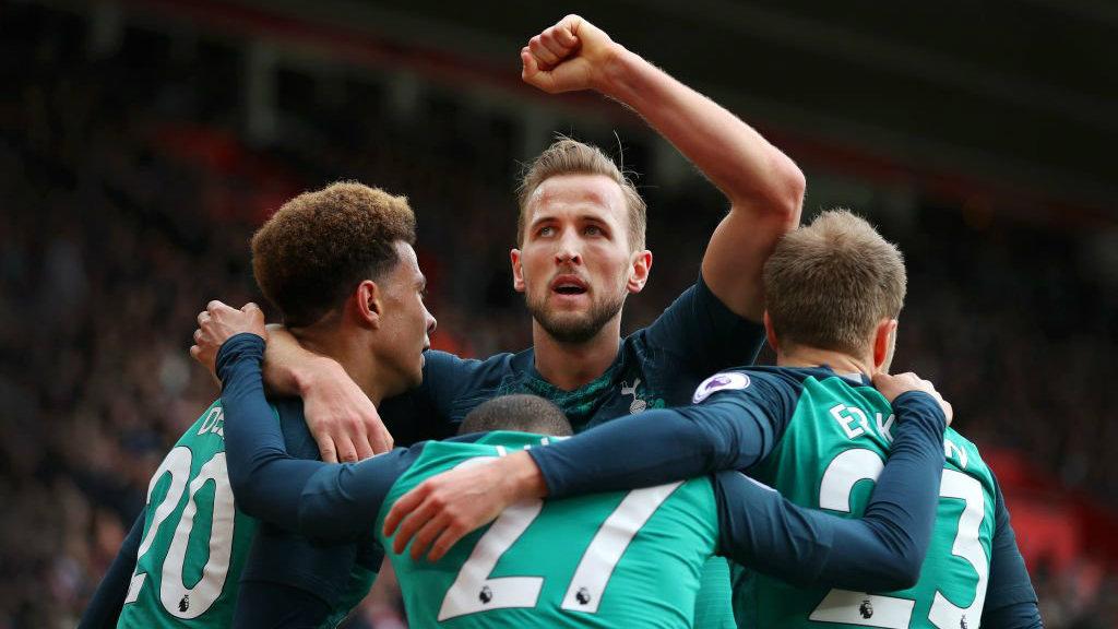 Selebrasi pemain Tottenham Hotspur usai gol Harry Kane ke gawang Southampton, Sabtu (09/03/19). Copyright: twitter.com/Spurs_THA