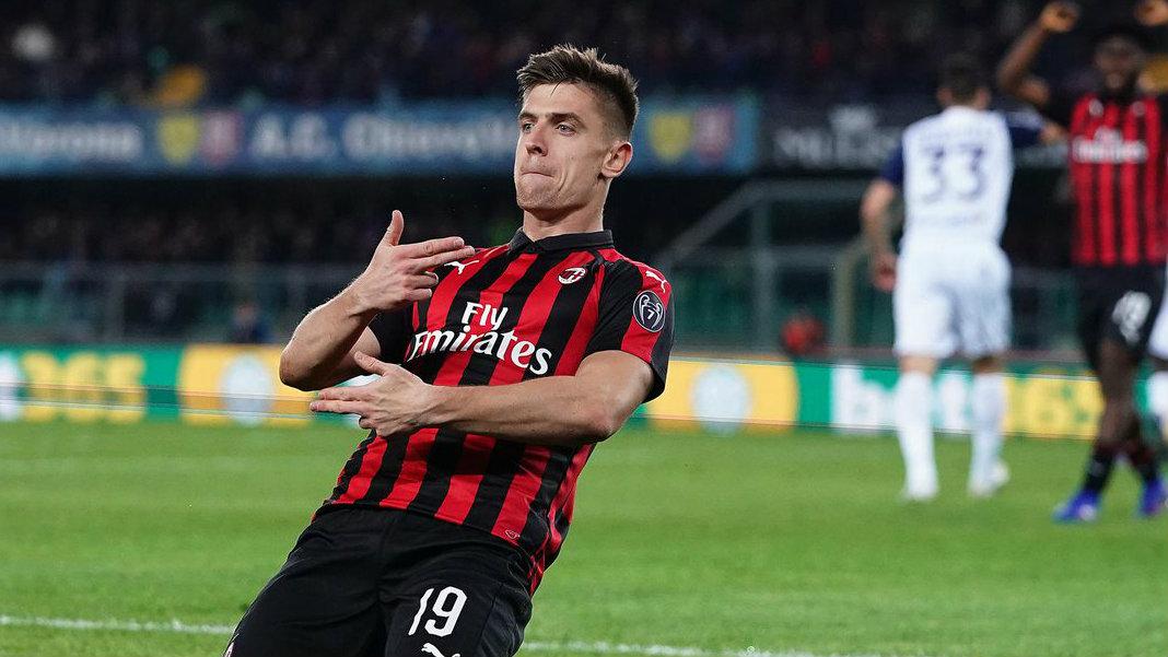 Selebrasi 'pistol' Piatek yang mendapatkan gelar selebrasi gol terbaik AC Milan 2018/19.