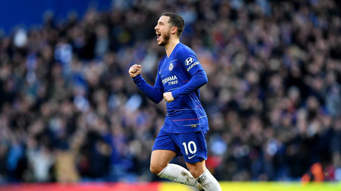 Selebrasi Hazard usai menjadi penyama skor Chelsea melawan Wolves, Minggu (10/03/19).