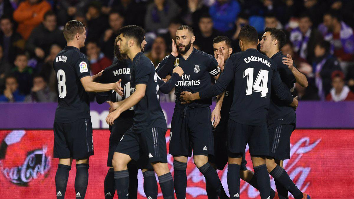 Selebrasi pemain Real Madrid di laga kontra Real Valladolid, Senin (11/03/19). Copyright: standardsport