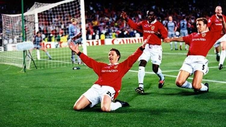 Ole Gunnar Solskjaer saat merayakan gol di Camp Nou pada tahun 1999. Copyright: Twitter @Football__Tweet