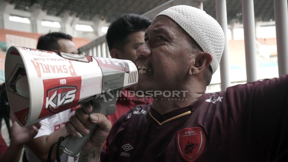 Berikut suka-duka Uki Nugraha alias Daeng Uki menjadi pimpinan salah satu kelompok terbesar klub Liga 1 PSM Makassar, yakni Laskar Ayam Jantan (LAJ). - INDOSPORT