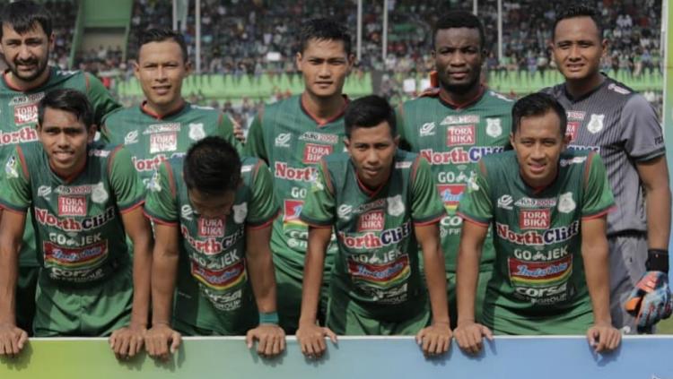 Kiper PSMS Medan, Ahmad Fauzi jelang pertandingan Liga 1 2018 musim lalu. Copyright: instagram.com/a.fauzi_army_26