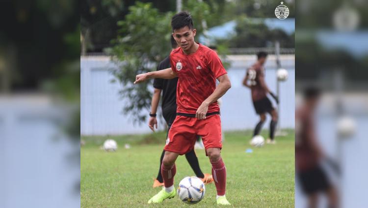 Yogi Rahadian saat menjalani sesi latihan bersama Persija. Copyright: Persija