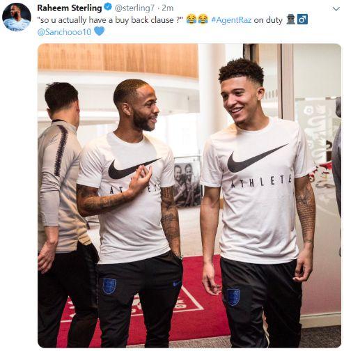 Postingan Raheem Sterling bersama Jadon Sancho yang dihapus dari akun Twitter-nya Copyright: Caughtoffside