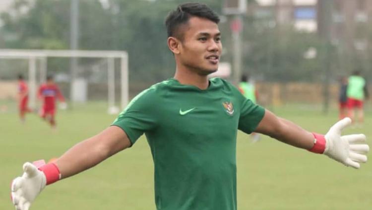 Dimas Drajad saat menjadi kiper di sesi latihan Timnas Indonesia. Saat ini ia bermain untuk Persikabo 1973 di Liga 1 2022.