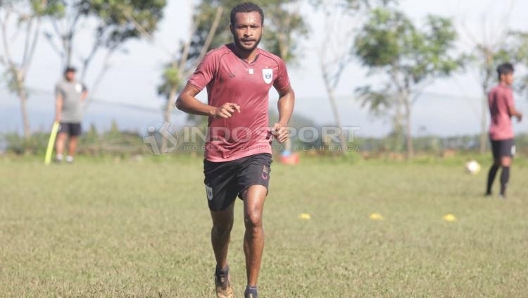 Pemain Badak Lampung FC, Arthur Bonai dikaitkan bergabung dengan klub Liga 1 Bali United musim depan. - INDOSPORT