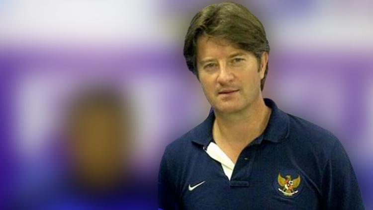 Pieter Huistra saat menjabat sebagai Direktur Teknik Timnas Indonesia. Kini ia jadi pelatih Borneo FC.