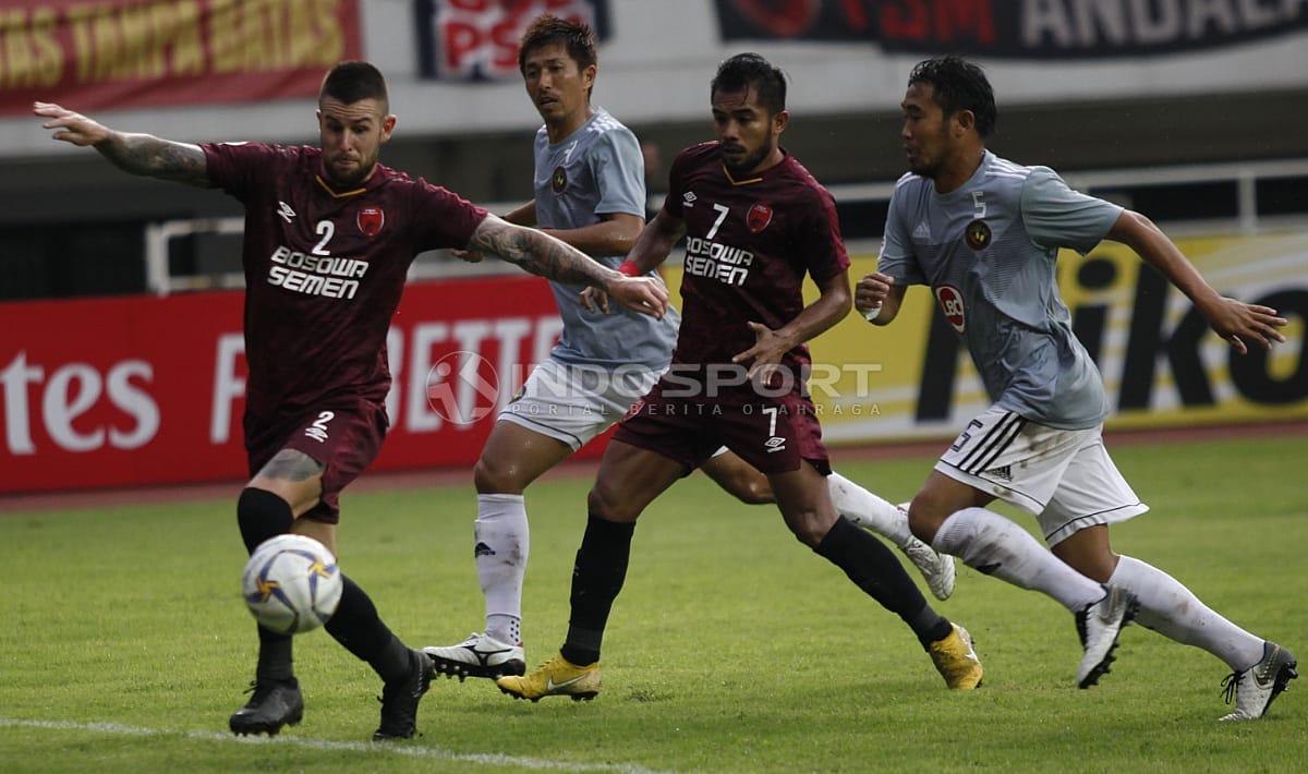 Pertandingan PSM Makassar vs Kaya FC.