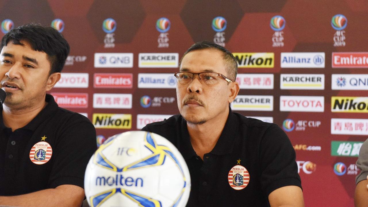 Rumor soal pelatih Persebaya Surabaya, Aji Santoso, bakal ditemani asisten pelatih baru bernama Mustaqim tampaknya sedikit lagi bakal terealisasi menjelang kick-off Liga 1. - INDOSPORT