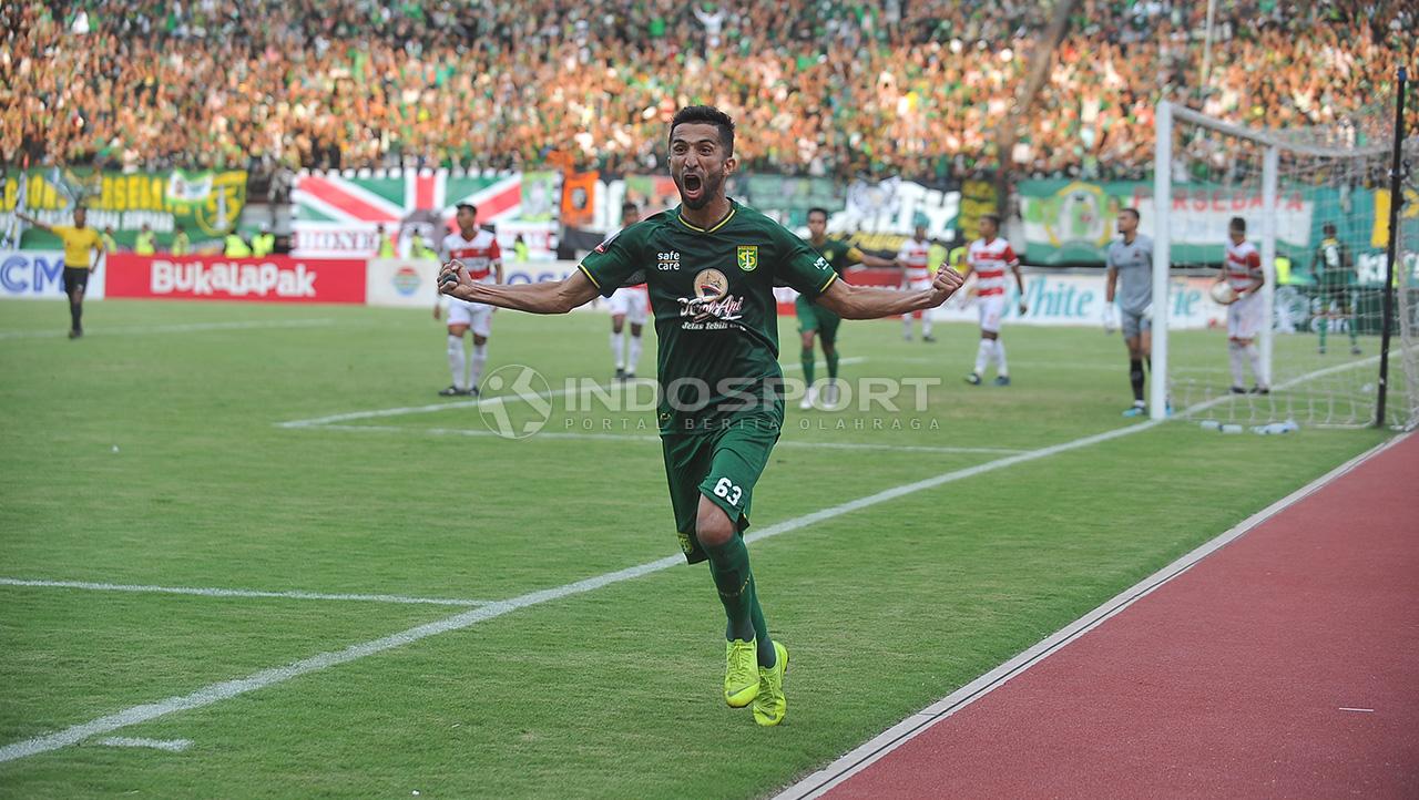 Selebrasi Manuchekhr Dzhalilov setelah membobol gawang M Ridwan, Rabu (03/04/19).