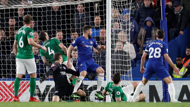 Momen Olivier Giroud merayakan gol pada laga Chelsea vs Brighton & Hove Albion di Liga Primer Inggris (Premier League), Kamis (04/04/19). Copyright: Twitter/@premierleague