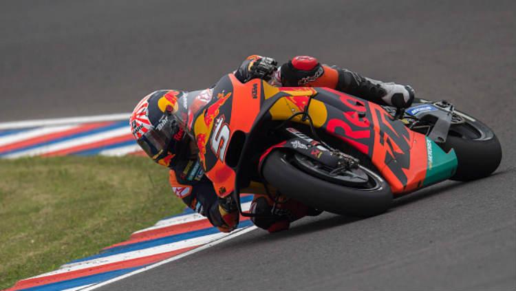 Pembalap MotoGP dari tim Reale Avintia Racing, Johann Zarco, menyerang Jorge Lorenzo perihal uang. - INDOSPORT