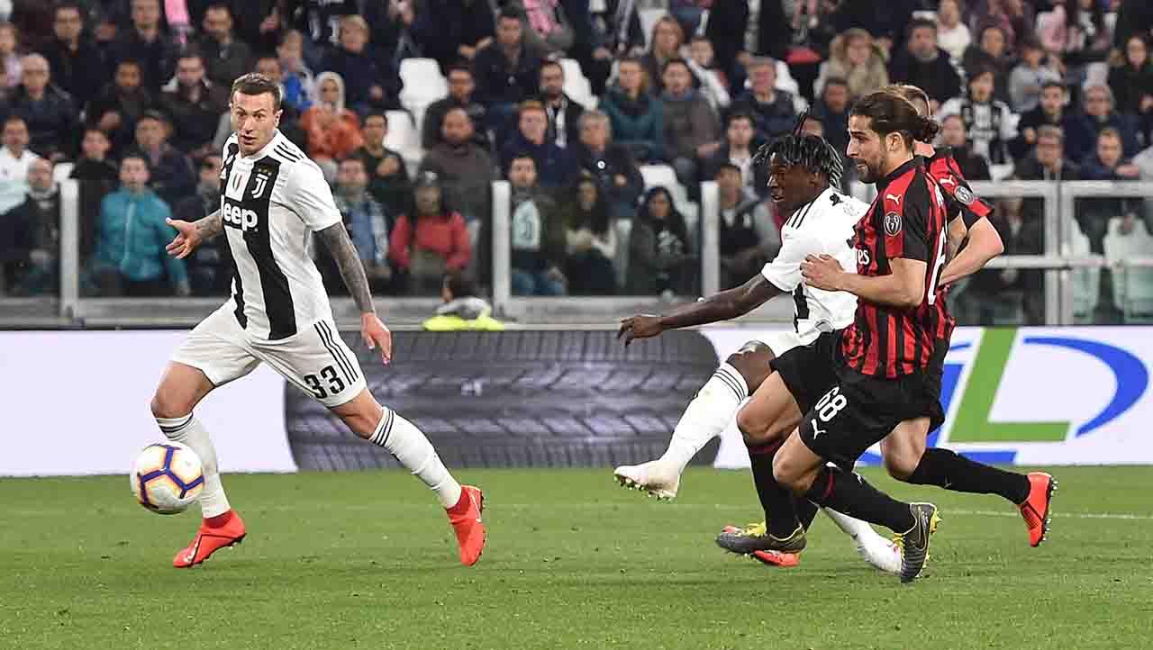 Moise Kean berhasil menambah gol untuk Juventus hingga wasit meniup pruit berhentinya laga, skor menjadi 2-1 atas AC Milan pada Sabtu (06/05/19). Tullio M. Puglia / Getty Images