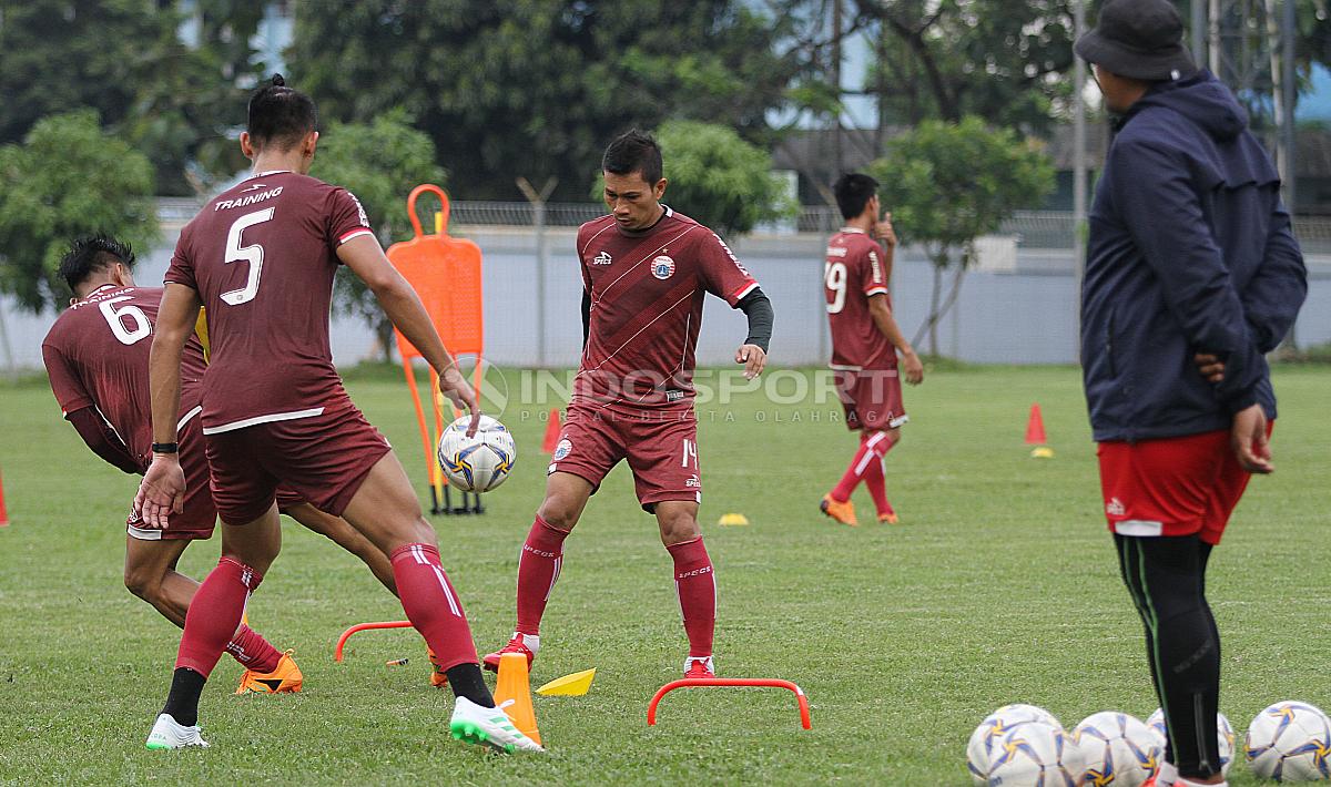 Ismed Sofyan kini memiliki peran ganda sebagai pemain sekaligus asisten pelatih di Persija Jakarta. - INDOSPORT