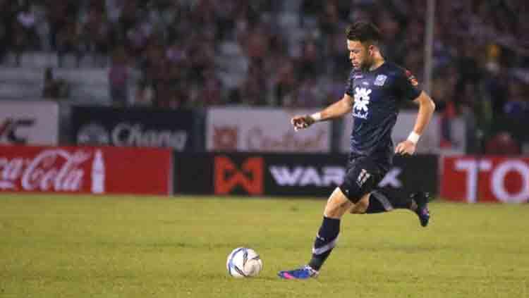 Kayne Vincent saat akan mengeksekusi bola - INDOSPORT