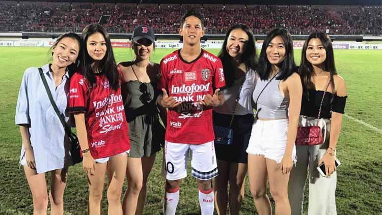 Kisah Si Manis Adelle Tanuri Suka Sepak Bola Hingga Fans Irfan Bachdim