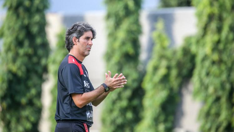 Pelatih Bali United, Stefano Cugurra Teco, memuji  I Kadek Agung Widnyana atas golnya ke gawang Thailand. - INDOSPORT