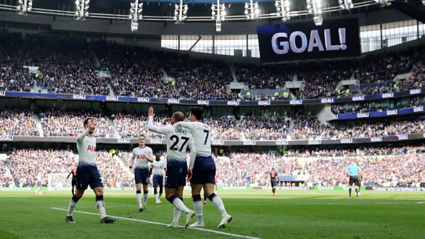 Skuat Tottenham merayakan gol ke gawang Huddersfield Town Copyright: Julian Finney/Getty Images