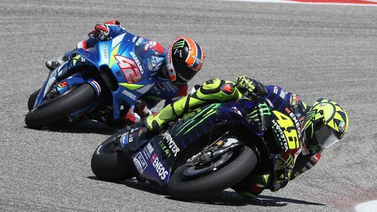 Valentino Rossi sempat unggul atas Alex Rins di MotoGP Amerika Serikat, Senin (15/04/19) dini hari WIB, di Circuit of the Americas, Austin.