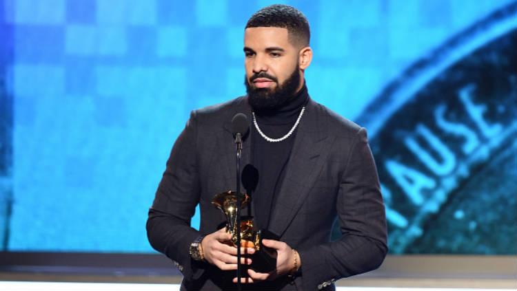 Penyanyi Kanada, Drake, saat menang Grammy Awards 2019.