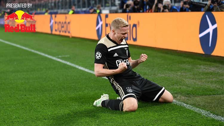 Bila hengkang dari Manchester United pada musim dingin mendatang, Donny van de Beek akan resmi memperpanjang daftar aib milik Ajax Amsterdam. - INDOSPORT