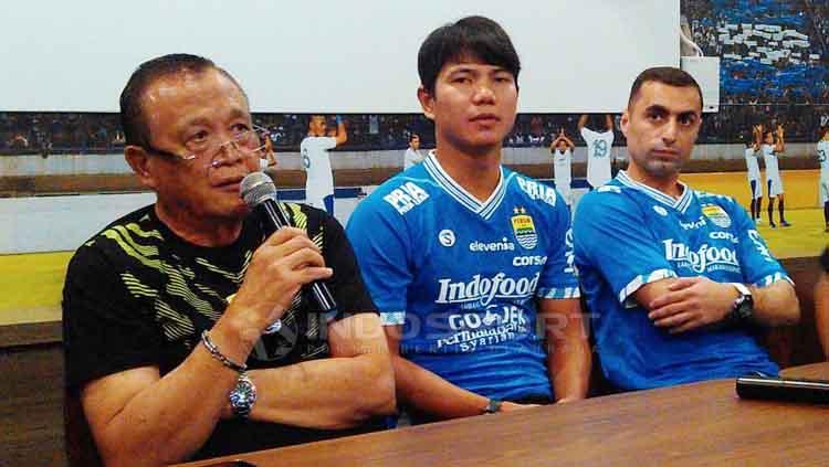 Manajemen Persib kenalkan Achmad Jufrianto dan Artur Gevorkyan. Arif Rahman/INDOSPORT Copyright: Arif Rahman/INDOSPORT