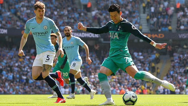 Son Heung-min mencoba mencetak gol pada laga Liga Primer Inggris antara Manchester City dan Tottenham Hotspur (20/04/2019).